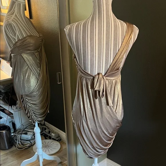 Twenty One, Shiny Gold One Shoulder Dress, size large - Picture 3 of 7